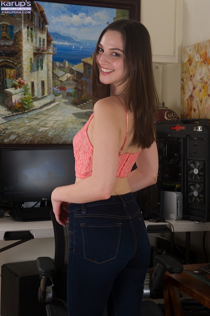 super-cute-coed-pepper-xo-spreads-her-tight-pussy-02